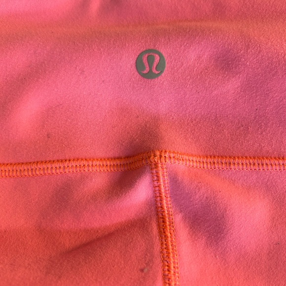 Lululemon Reversible Wunder Under pink / burgundy crop size 4 - Picture 13 of 16